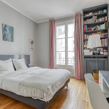 Wonderful & Large Flat In The 7th - Eiffel Tower *