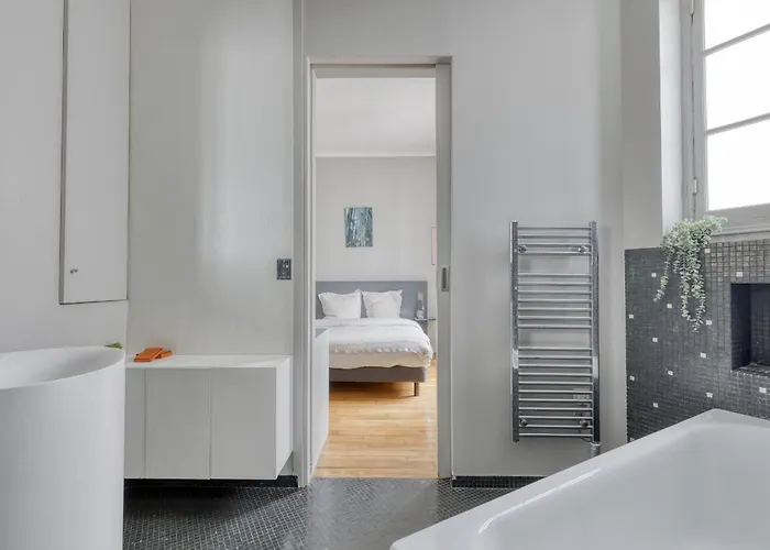 Wonderful & Large Flat In The 7th - Eiffel Tower