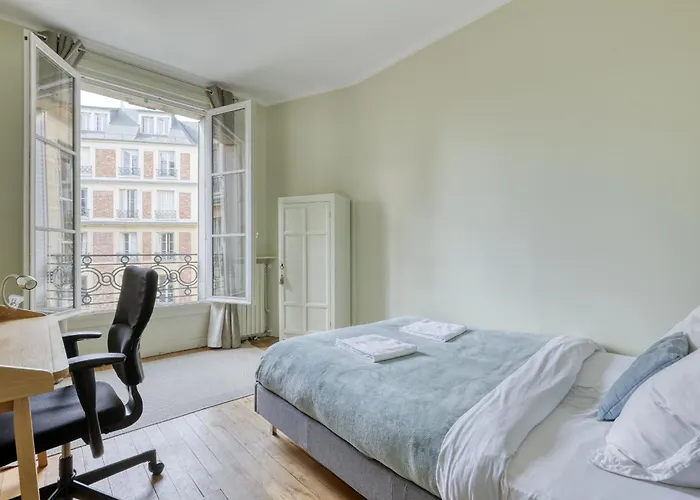Daire Wonderful & Large Flat In The 7th - Eiffel Tower *