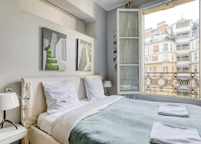 Wonderful & Large Flat In The 7th - Eiffel Tower * Paris