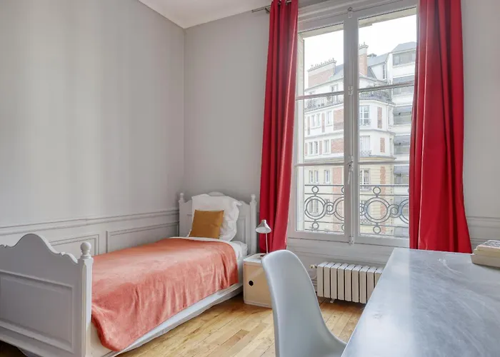 Wonderful & Large Flat In The 7th - Eiffel Tower Daire Paris