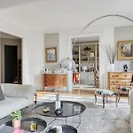 Апартаменты Wonderful & Large Flat In The 7th - Eiffel Tower Париж