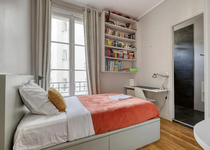 Wonderful & Large Flat In The 7th - Eiffel Tower Parigi